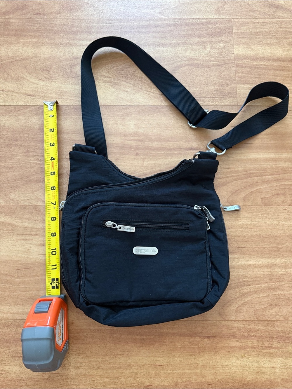 Baggallini Black Compact Crossbody Messenger Bag